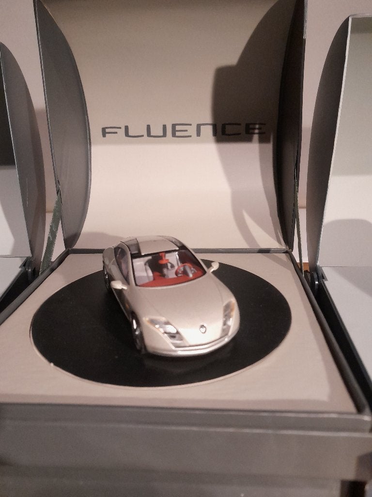 Renault dealer Norev 1:43, Ophalen of Verzenden, Nieuw, Auto, Norev