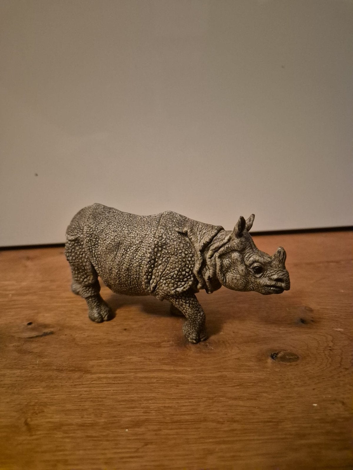 Schleich neushoorn, Ophalen of Verzenden, Zo goed als nieuw, Beeldje of Figuurtje
