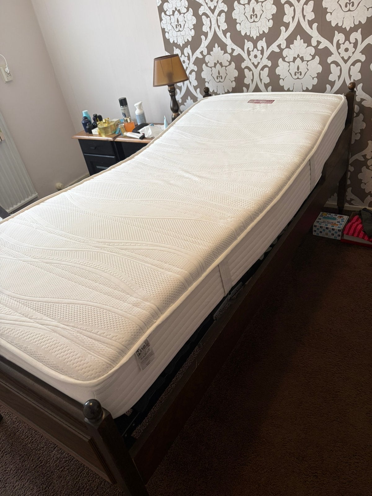 1 pers bed elektrische compleet met matras verstelbaar,, Ophalen, 90 cm, Eenpersoons, Bruin