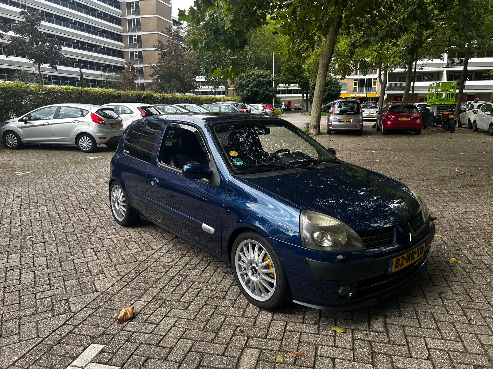 Renault Clio 1.6 16V Dynbas E4 2003 Blauw, Auto's, Voorwielaandrijving, 970 kg, 535 kg, 40 €/maand