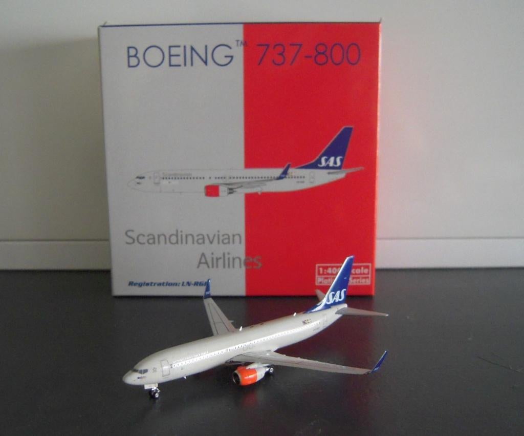 Phoenix Boeing 737-800 SAS schaal 1:400, Verzamelen, Luchtvaart en Vliegtuigspotten, Ophalen of Verzenden, Zo goed als nieuw, Schaalmodel