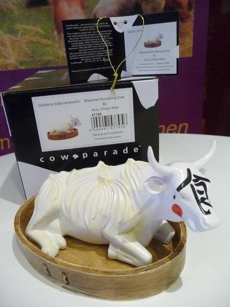 Nieuw Cow Parade koe Steamed Dumpling gratis verzending., Antiek en Kunst, Ophalen of Verzenden, Beeld