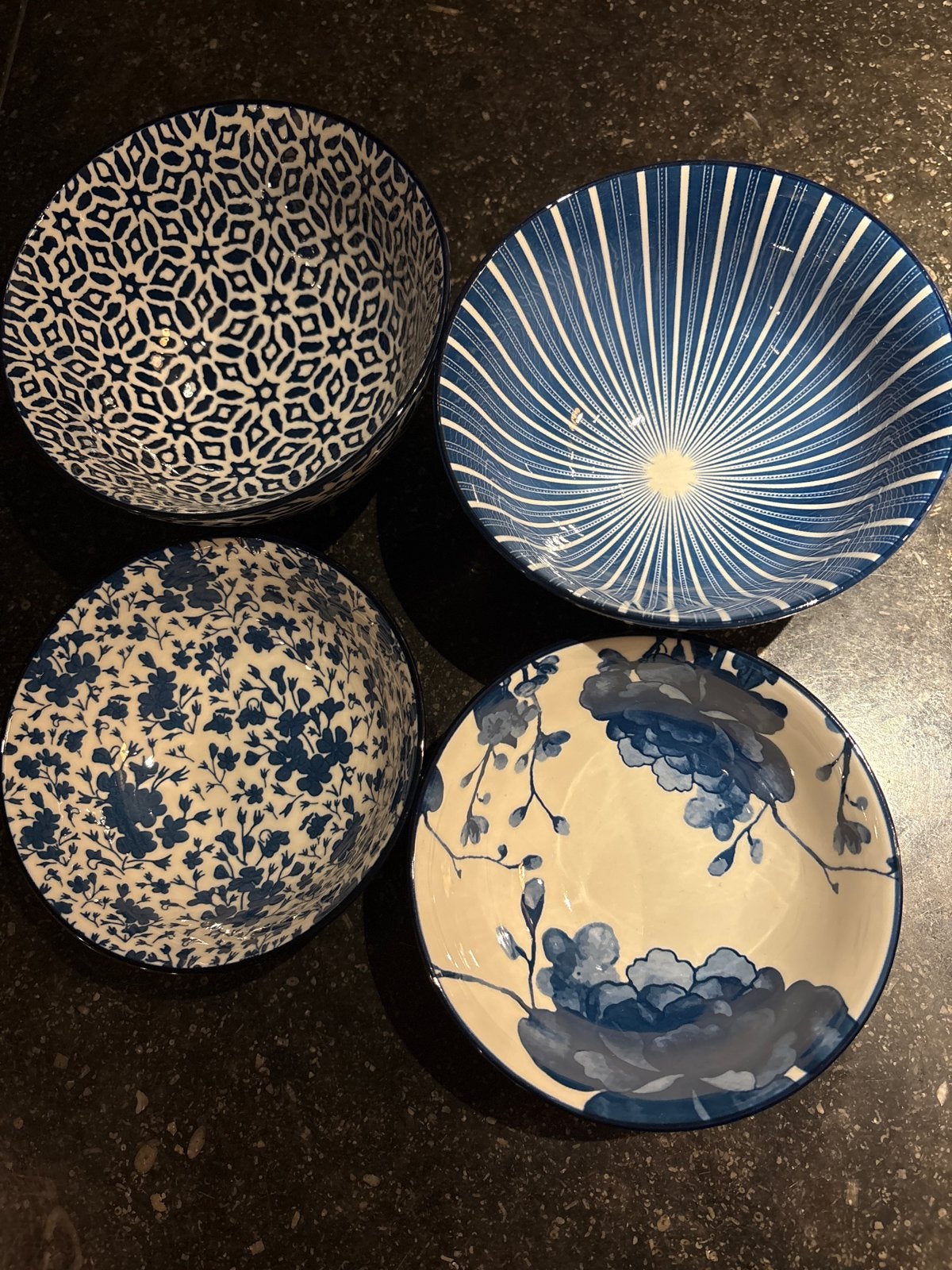 Set van 4 Gusta kommen - Blauw/Wit met diverse patronen, Ophalen, Keramiek, Zo goed als nieuw, Kom(men)