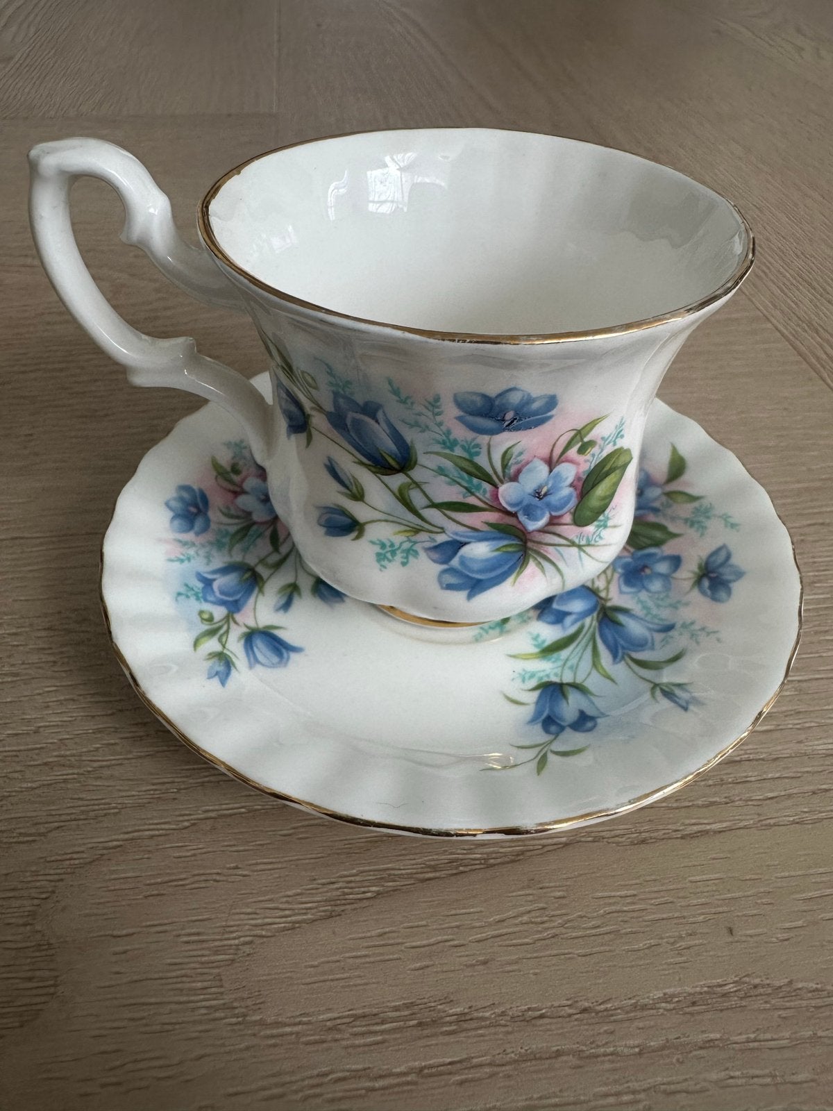 Royal Albert Bone China kop en schotel - blauw bloemen, Ophalen of Verzenden