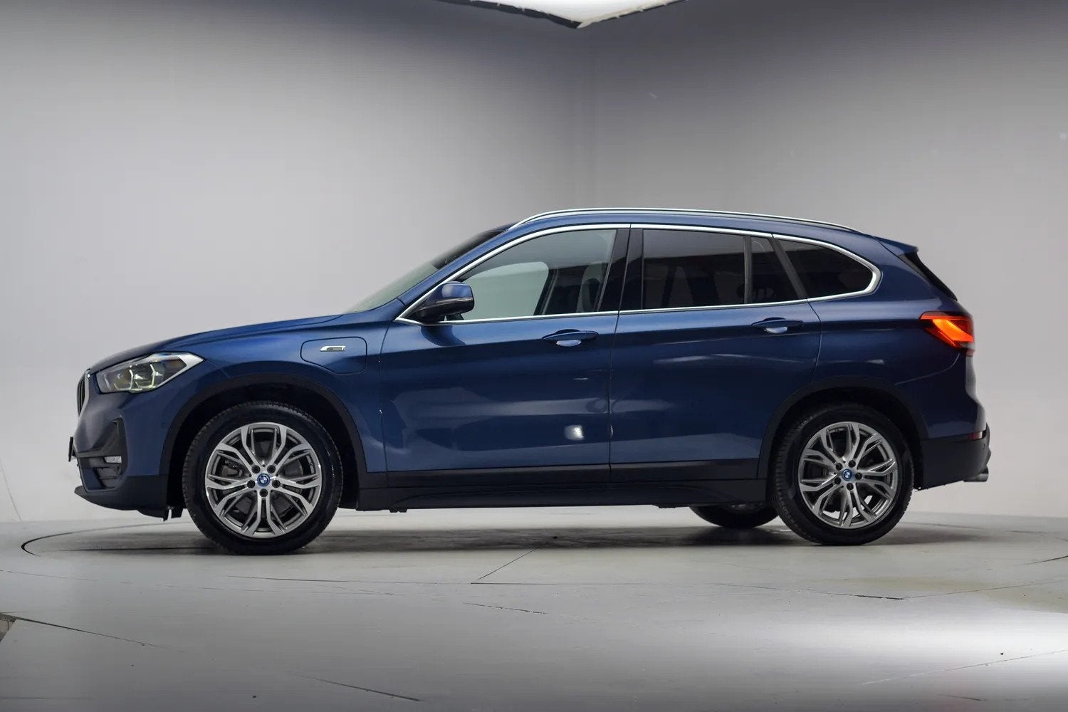 BMW X1 xDrive 25e High Executive Aut. [ Leder Head-up Stoelv, Auto's, BMW, 125 pk, Gebruikt, 750 kg, Leder