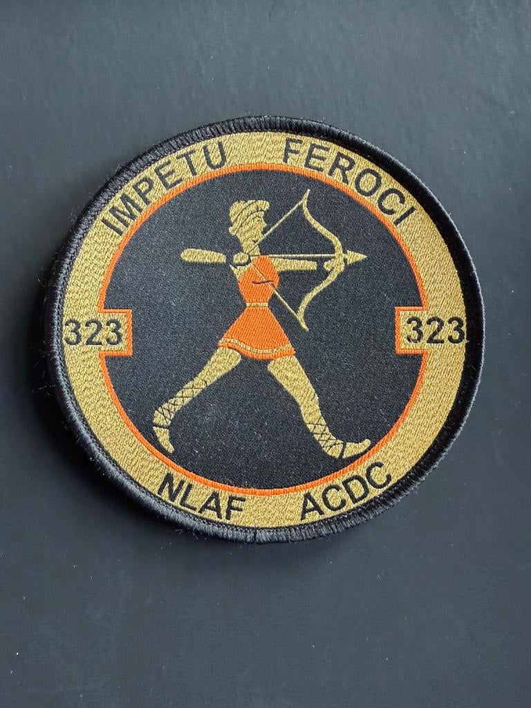 323 sqn NLAF ACDC patch, Verzamelen, Ophalen of Verzenden, Luchtmacht, Nederland, Embleem of Badge