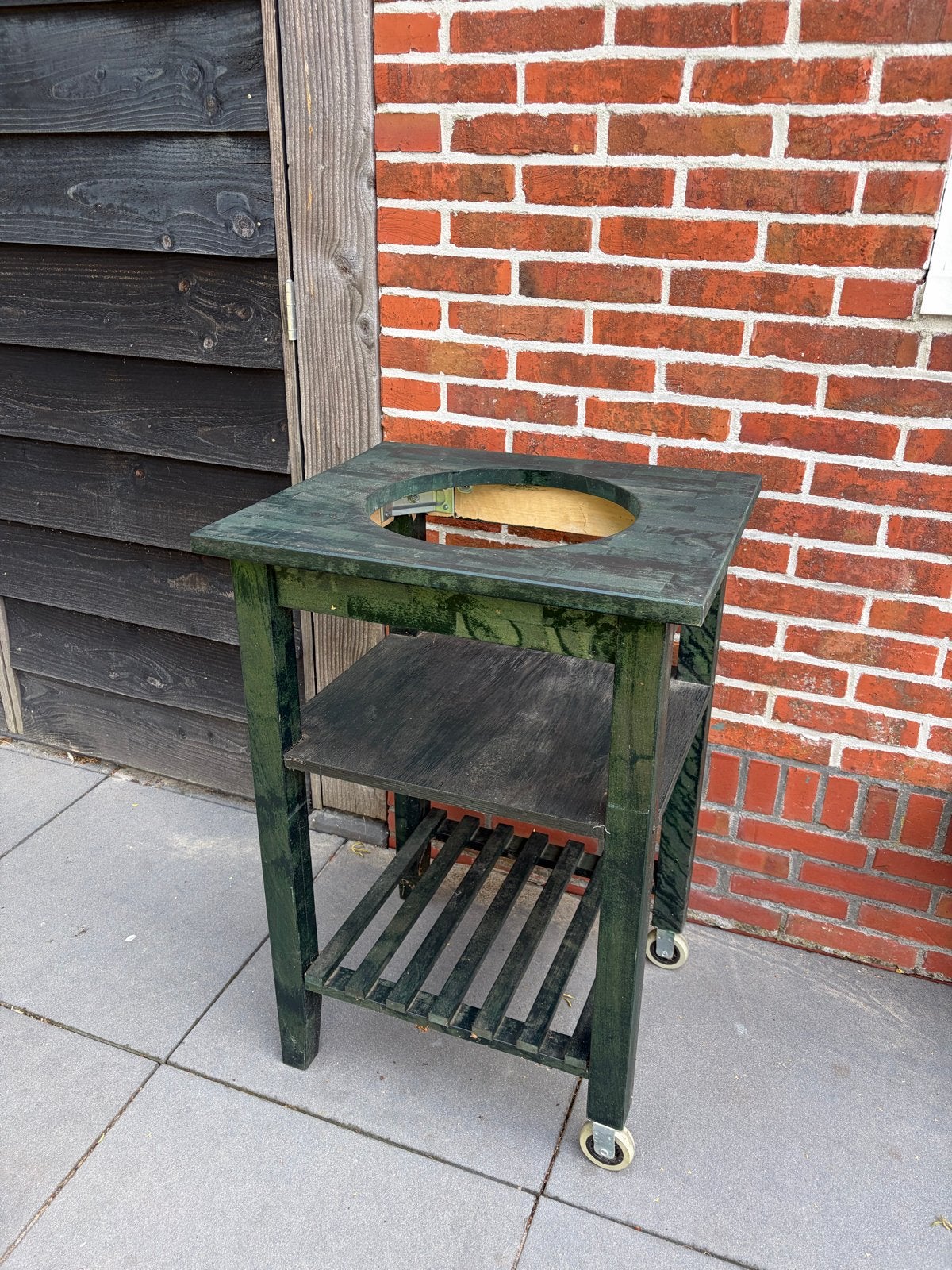 Kamado barbecue kastje op wielen - ideaal voor kleine kamado, Ophalen, Zo goed als nieuw