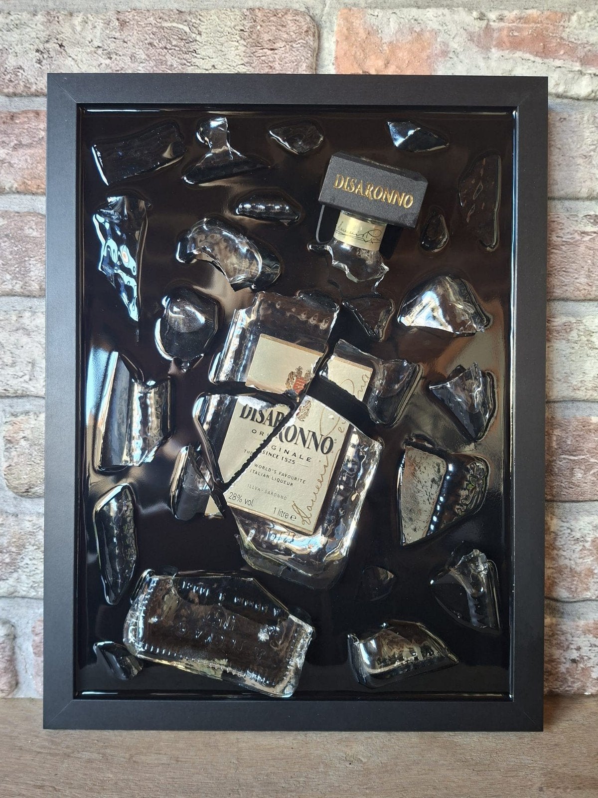 Amaretto Disaronno fles verwerkt in  lijst 43x33 met Epoxy, Antiek en Kunst, Ophalen of Verzenden