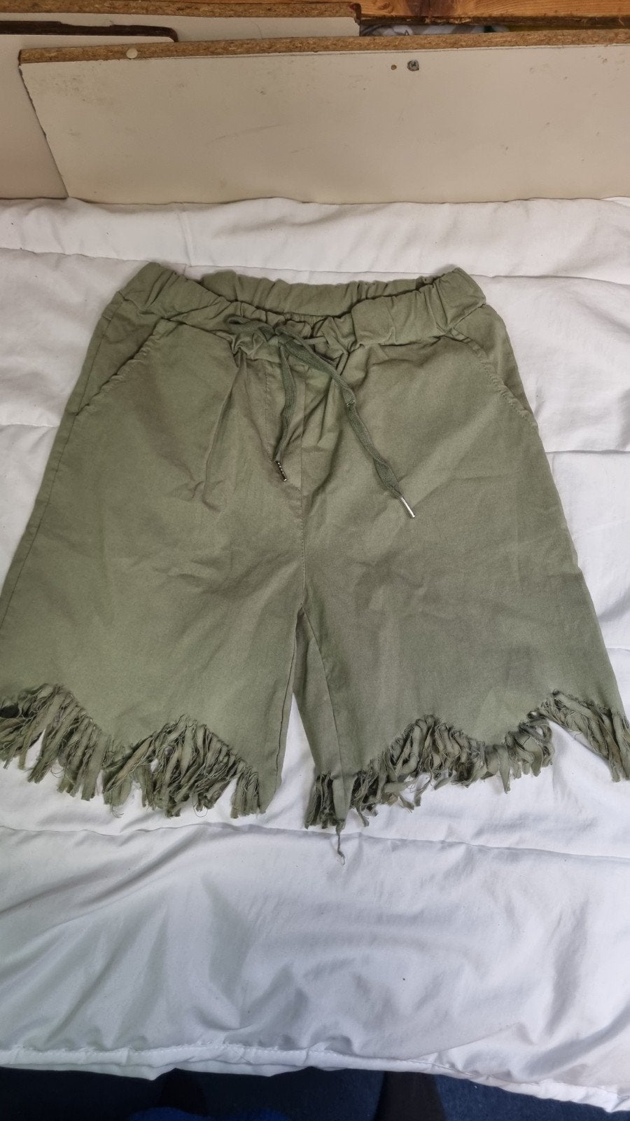 Nieuwe legergroene korte broek maat 46/48 - lengte 51 cm, Kort, Maat 46/48 (XL) of groter, Nieuw, Ophalen of Verzenden