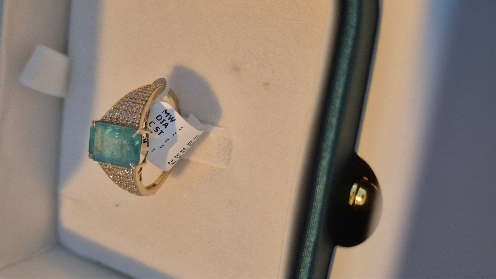 Gouden ring met natuurlijke smaragd en diamanten, Ophalen of Verzenden
