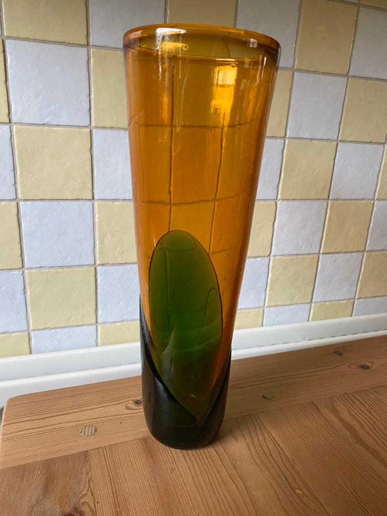 Studio art glasfusing vaas, Huis en Inrichting, Woonaccessoires | Vazen, Gebruikt, Minder dan 50 cm, Glas, Ophalen of Verzenden