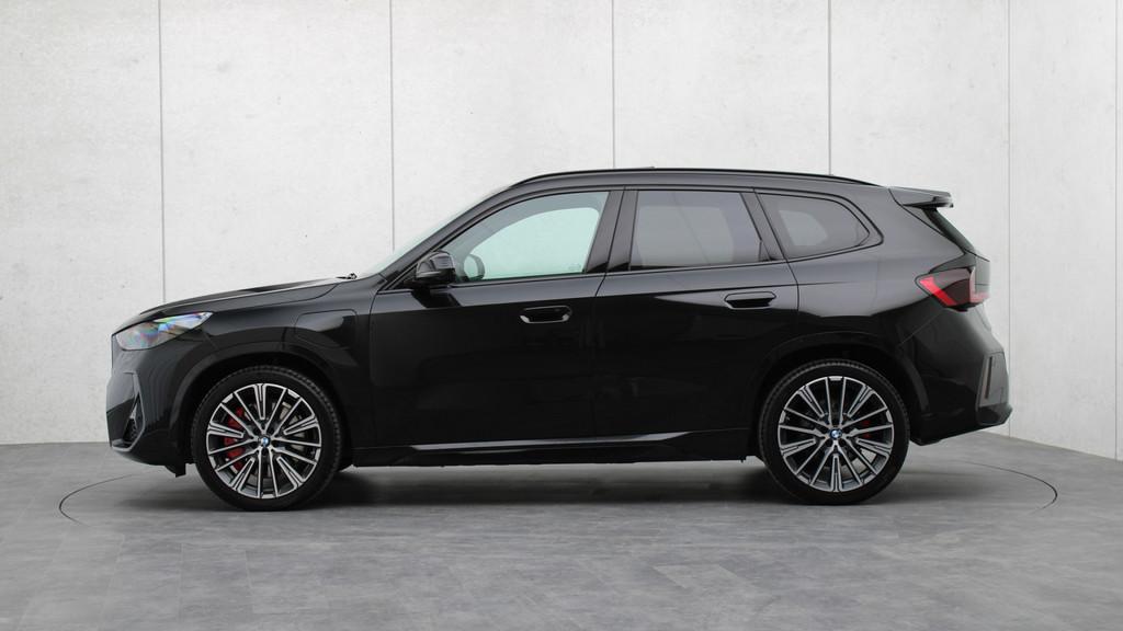 BMW X1 xDrive30e M-Sport Pro | Massage | Harman/Kardon | Pan, Auto's, BMW, 12 maanden, Zwart, Zwart, Bedrijf