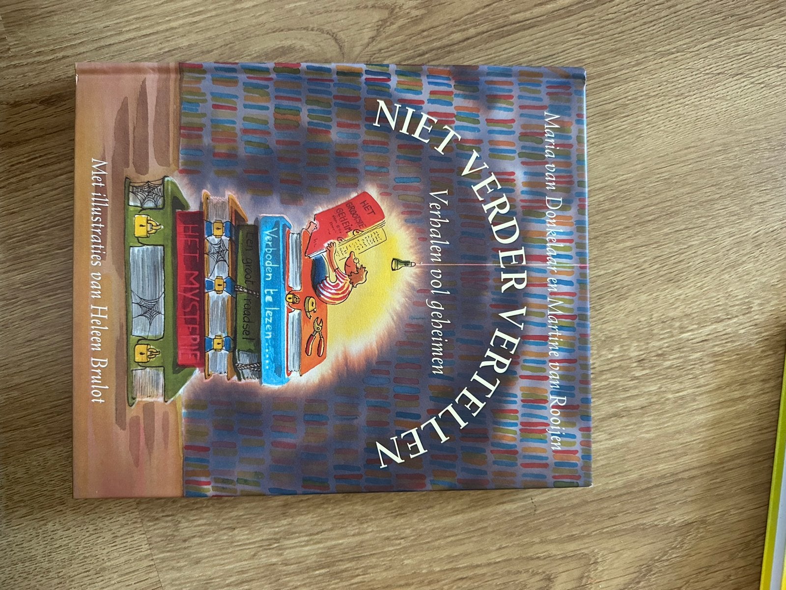 Niet Verder Vertellen - Verhalen vol geheimen, Ophalen of Verzenden, Zo goed als nieuw, Fictie algemeen