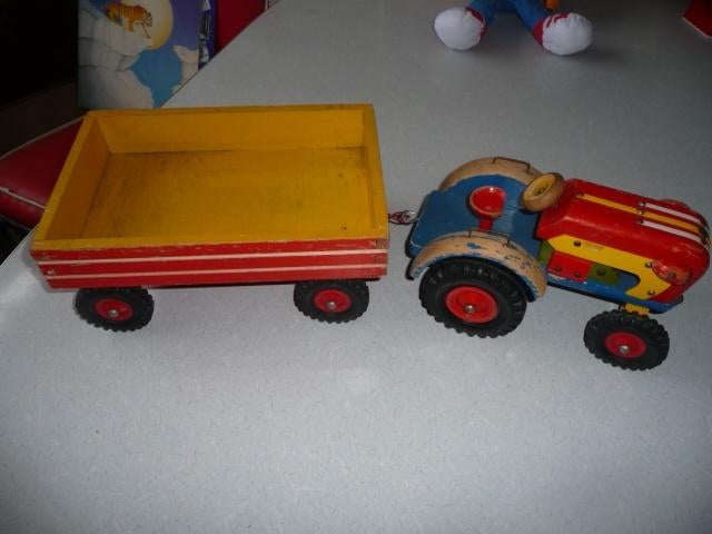 houten speelgoed tractor, Ophalen of Verzenden, Gebruikt, Gebruiksvoorwerp