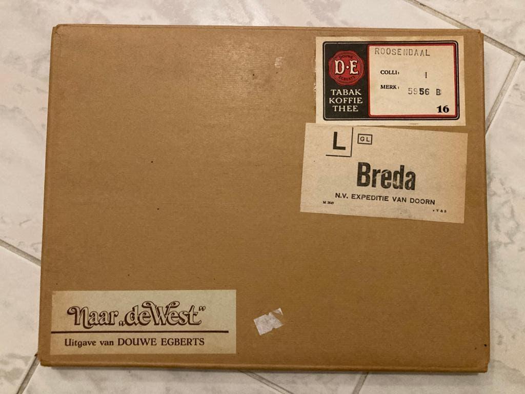 Naar de West, Douwe Egberts, compleet, originele verpakking., Ophalen of Verzenden