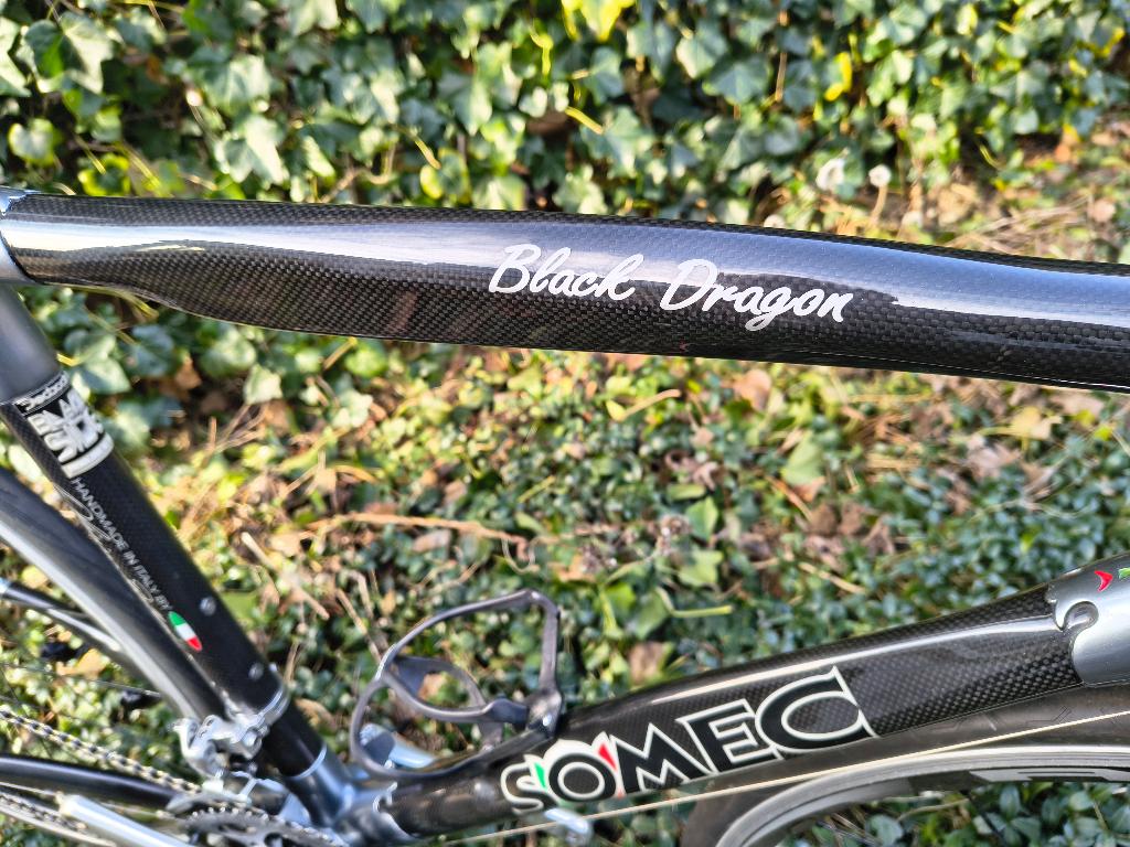 somec black dragon  bijzondere Italiaanse carbon racefiets, 28 inch, Carbon, Velgrem, Zo goed als nieuw