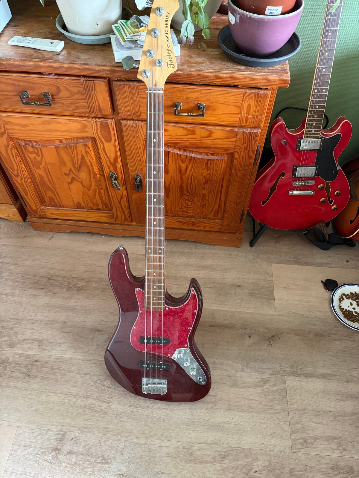 Fazley Classic Series Bass, Ophalen, Gebruikt, Elektrisch
