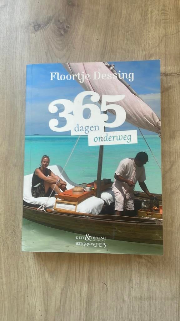 Floortje Dessing - 365 dagen onderweg, Ophalen, Europa, Zo goed als nieuw, Reisgids of -boek