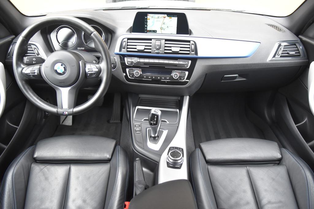 BMW 1-serie 118i Executive * M-Sportpakket * Dealeronderhoud, Gebruikt, Met garantie (alle), Wit, 650 kg