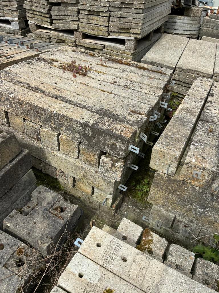 Betonpoer funderingspaal, 12x12 cm 100cm hoog, Gebruikt, Kweekkas, Glas, Ophalen