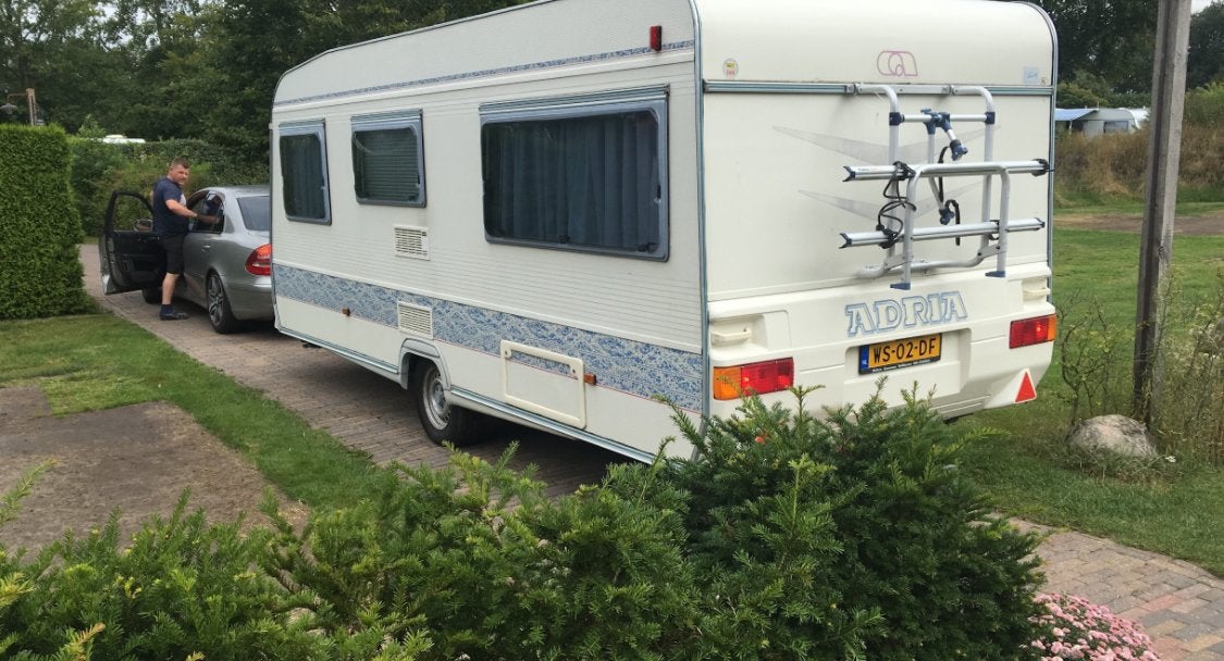 Adria Unica B 502 UP Caravan met fietsenrek en voortent, Rondzit, Frans bed, Particulier, Adria