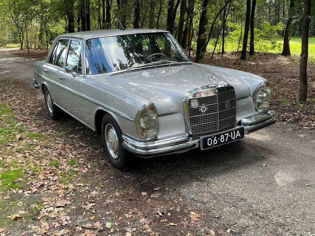 Mercedes-Benz S-Klasse 2.8 280 S 1972 Grijs, Auto's, Dealer onderhouden, Achterwielaandrijving, 160 pk, Leder en Stof
