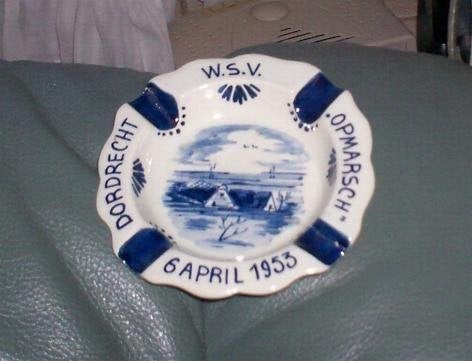 1 kleine oude asbak watersnoodramp 6 april 1953, Ophalen