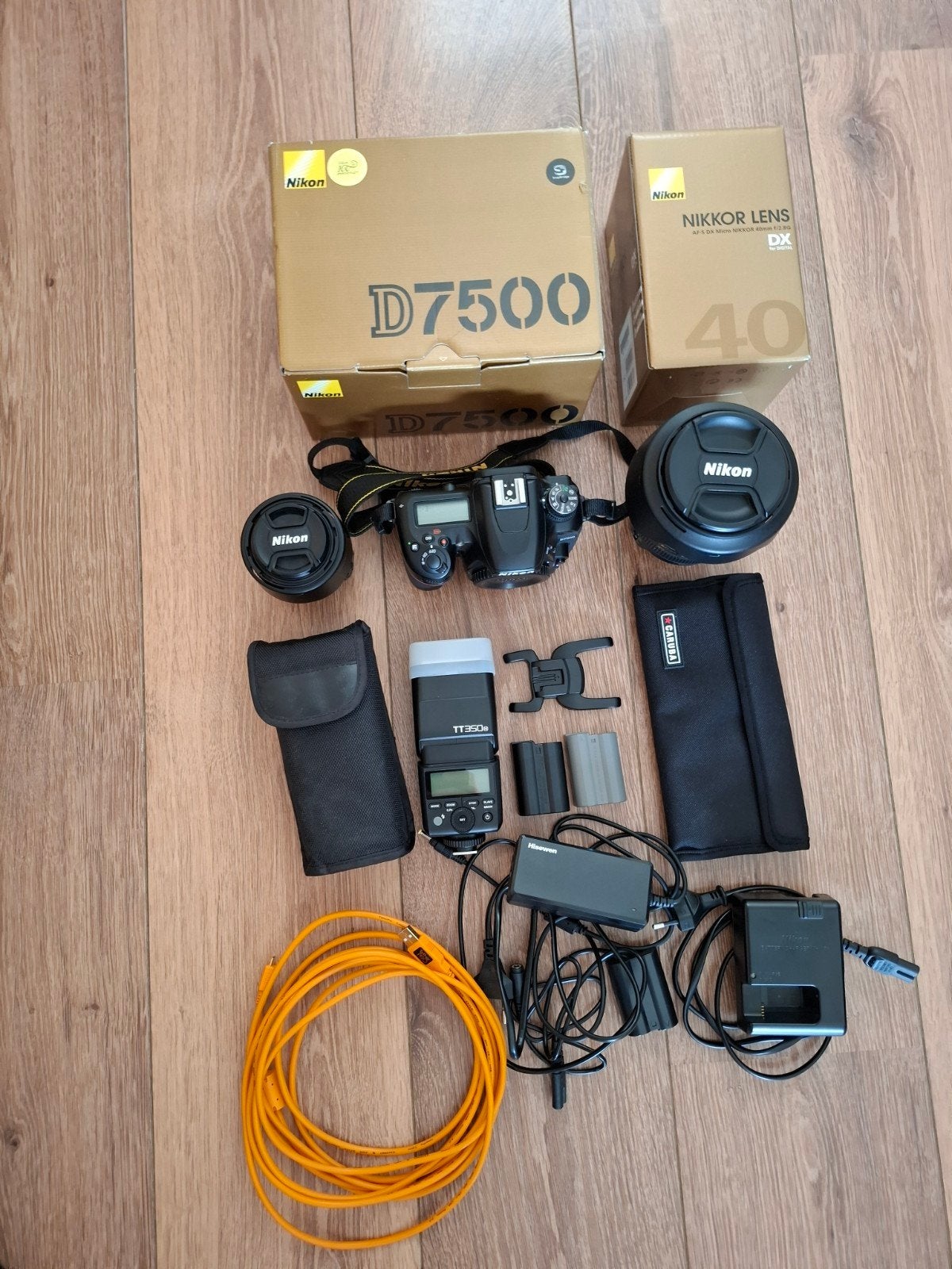 Nikon D7500 kit met 2 lenzen, Godox flitser en veel accessoi, Audio, Tv en Foto, Fotocamera's Digitaal, Zo goed als nieuw, Spiegelreflex