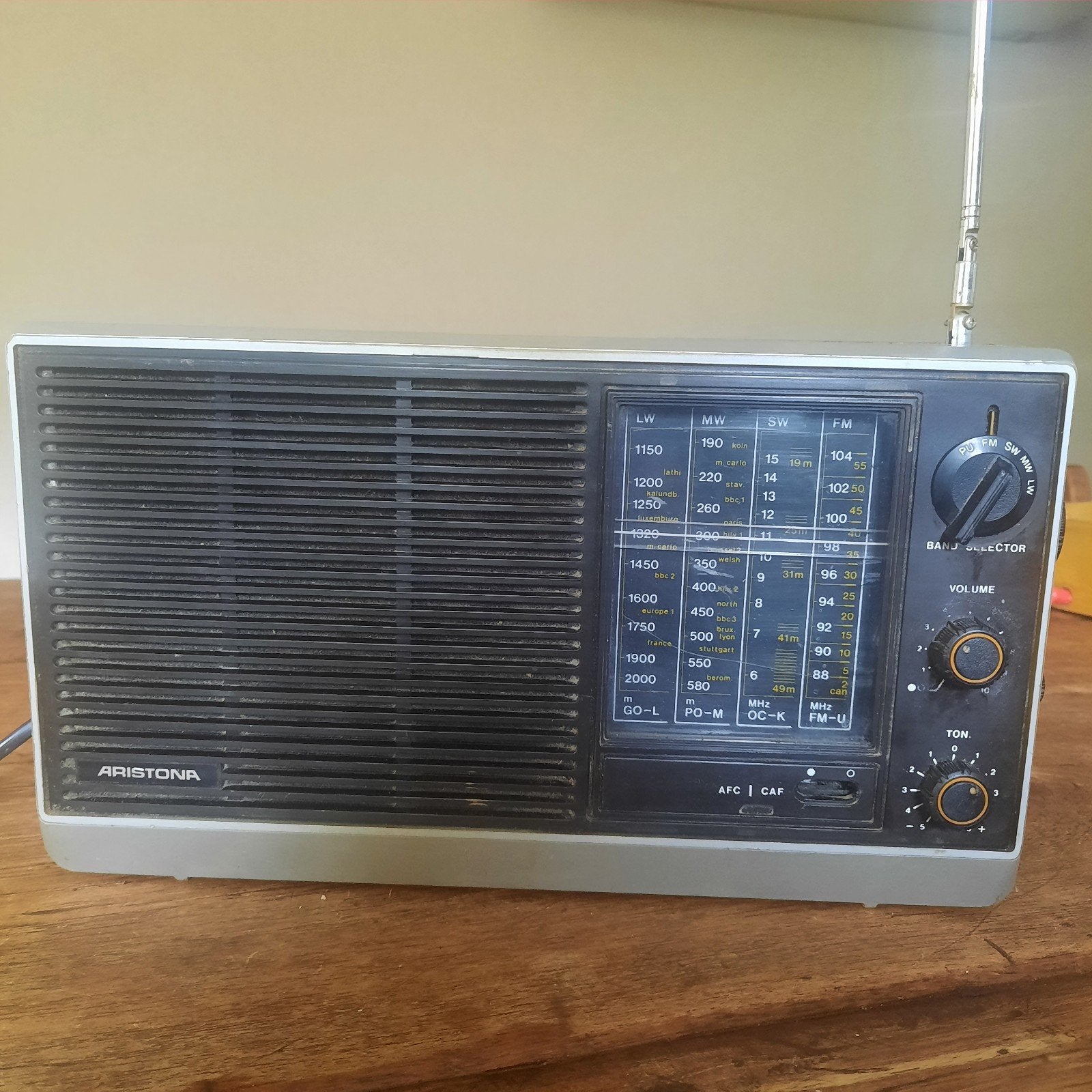 Aristona SX 1780/13 Draagbare Radio., Ophalen of Verzenden, Gebruikt, Transistorradio