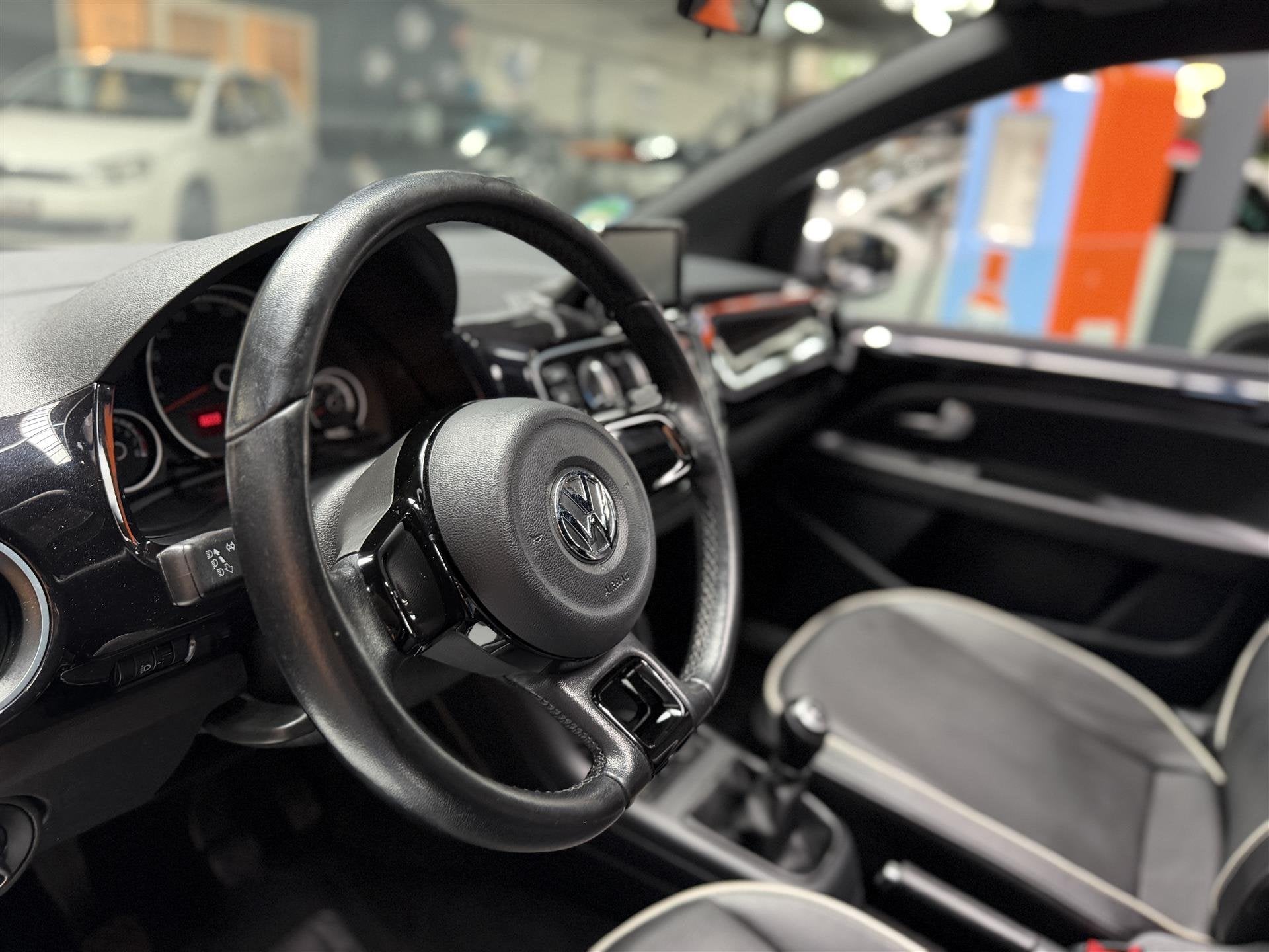 Volkswagen up! 1.0 Street up! Pano | Leer | Airco | Navi, Auto's, Gebruikt, Up!, Zwart, Origineel Nederlands