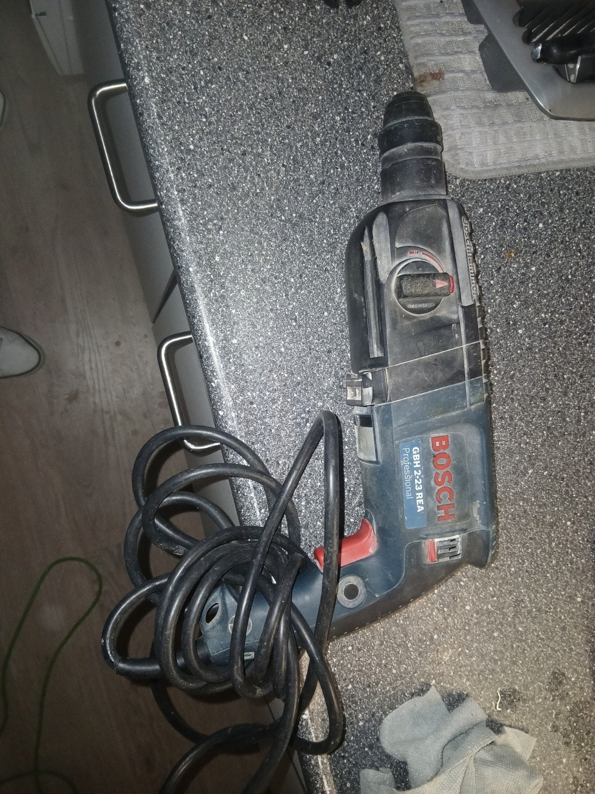 Bosch GBH 2-23 REA Boorhamer met stofafzuiging, Boor- en/of Breekhamer, Ophalen of Verzenden, Klopboormechanisme, Gebruikt