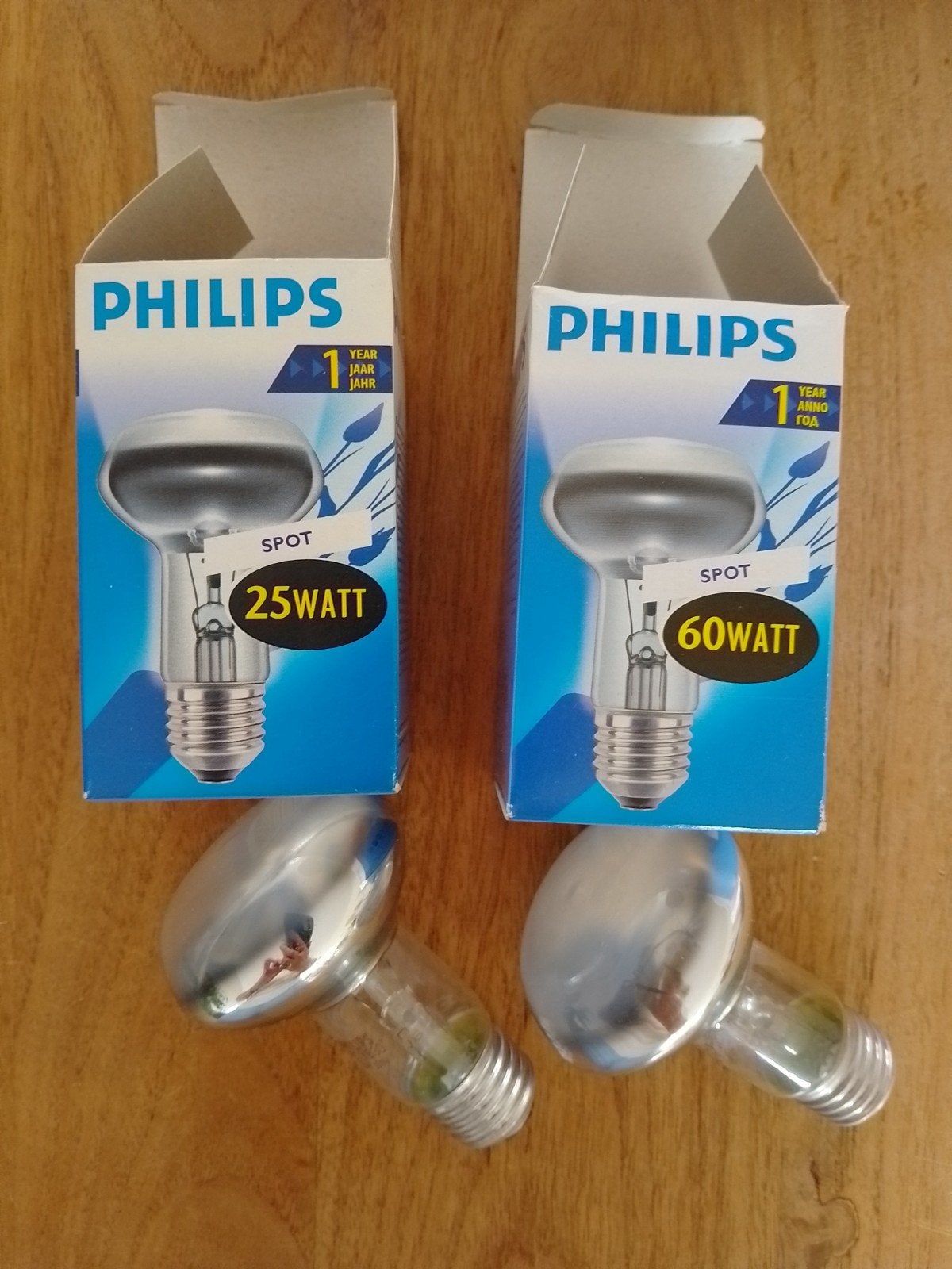 Philips spot 25 en 60 watt, Huis en Inrichting, Lampen | Losse lampen, Overige typen, Zo goed als nieuw, Philips, 30 tot 60 watt
