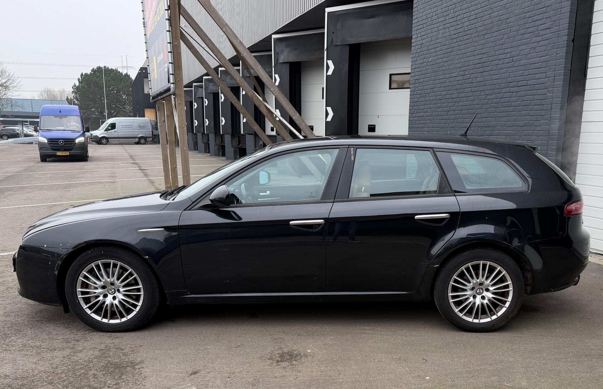 Alfa Romeo 159 Sportwagon 1.7 T Progression LEDER/CRUISE/CLI, Auto's, Alfa Romeo, Voorwielaandrijving, Euro 5, Gebruikt, Zwart
