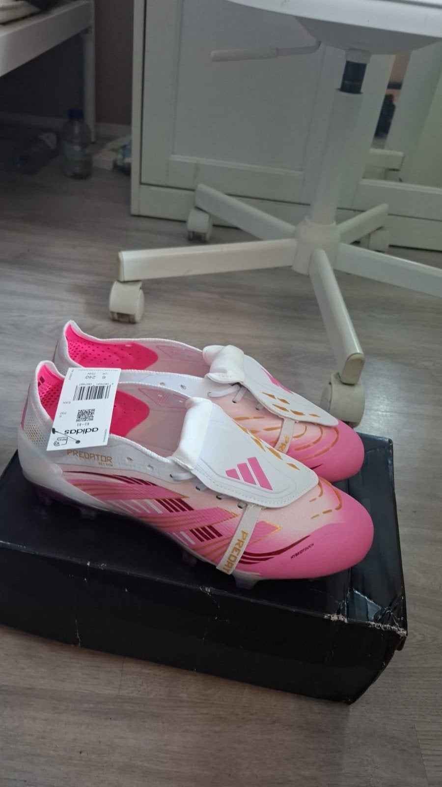 Adidas Predator voetbalschoenen - Nieuw in doos, Schoenen, Nieuw, Maat M, Ophalen of Verzenden