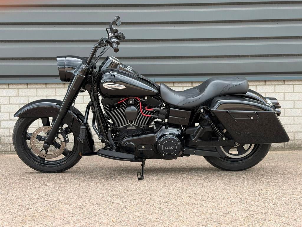 Harley Davidson FLD Switchback 103 Dyna Black edition (BJ 20, Motoren, 1690 cc, Chopper, Bedrijf, Meer dan 35 kW