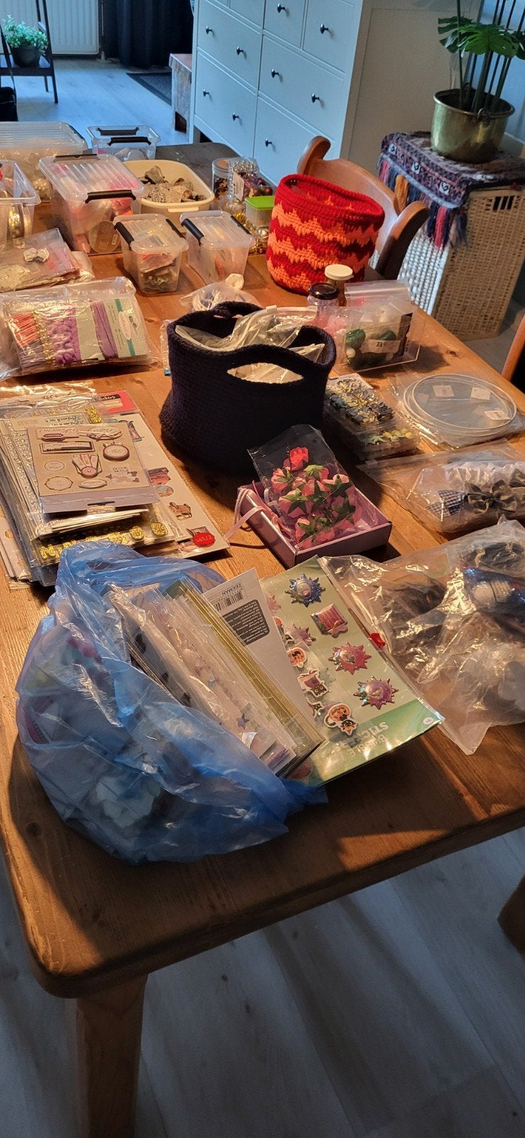 Grote partij knutselmateriaal en hobbybenodigdheden, Gebruikt, Meerkleurig, Ophalen of Verzenden, Overige materialen