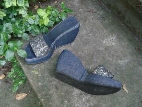PLATEAU HAKKEN VINTAGE BLAUW 39 GRATIS VERZENDING PER POST, Kleding | Dames, Schoenen, Nieuw, Schoenen met hoge hakken, Verzenden