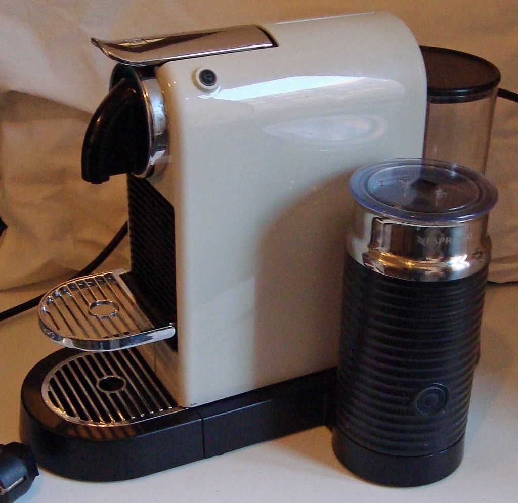 Nespresso Magimix CitiZ & Milk, Ophalen, Afneembaar waterreservoir, Koffiemachine, Zo goed als nieuw