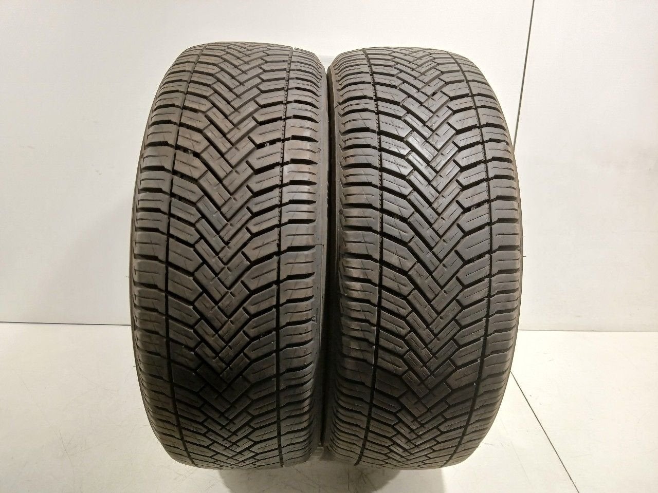 Bandenset 2 stuks 4-Seizoenen 205 55 R16, Onderdelen@venauto.nl, Van der Ven Autorecycling B.V., Gebruikt, Ettenseweg 76, 4706 PB Roosendaal, The Netherlands