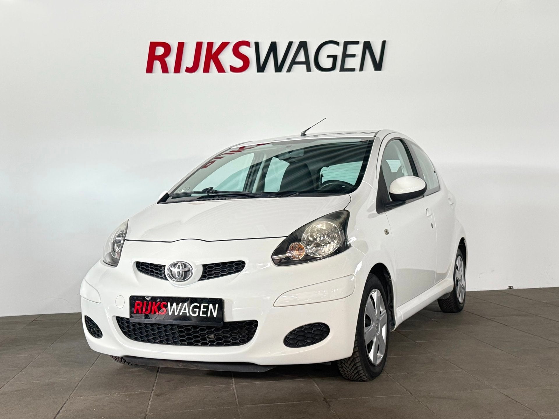 Toyota Aygo 1.0-12V Comfort Navigator Airco/Automaat/KM, Auto's, Dealer onderhouden, Stof, Gebruikt, Huisgarantie