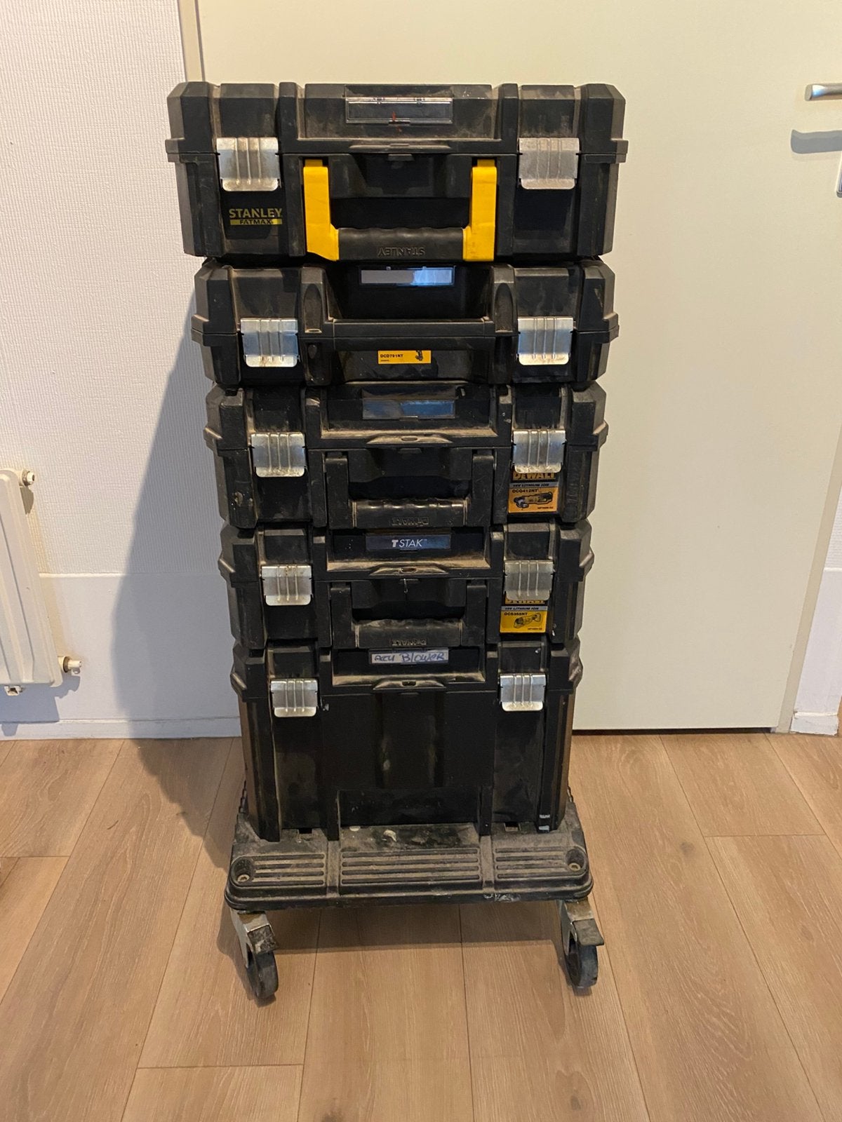 Dewalt Tstak & Stanley Fatmax gereedschapskisten met trolley, Ophalen, Gebruikt