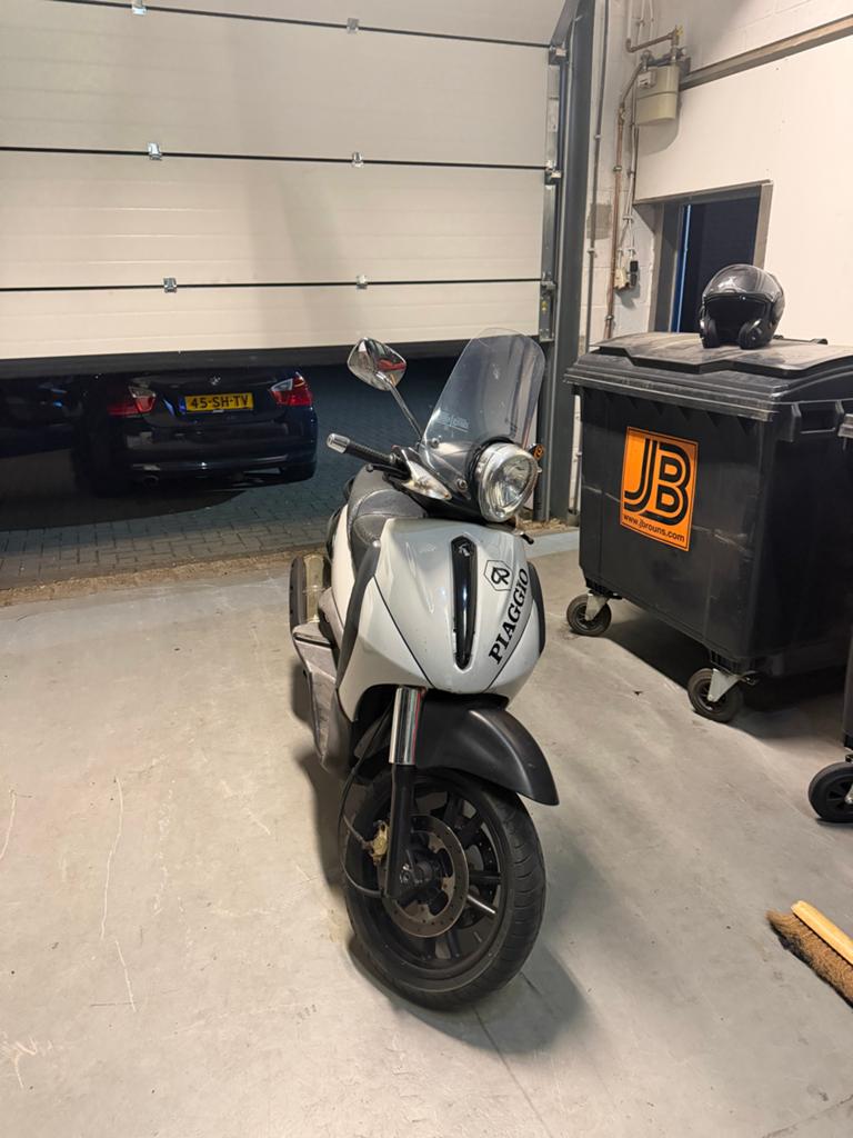 Beverly 500 - Goed onderhouden, lage kilometerstand, Fietsen en Brommers, Scooters | Piaggio, Ophalen, Gebruikt, Maximaal 45 km/u