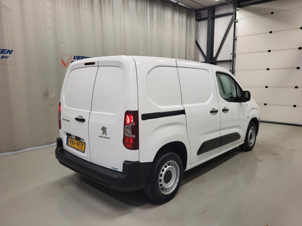 Peugeot Partner 1.2PureTech 111pk Benzine!, Voorwielaandrijving, 15 km/l, Gebruikt, Euro 6