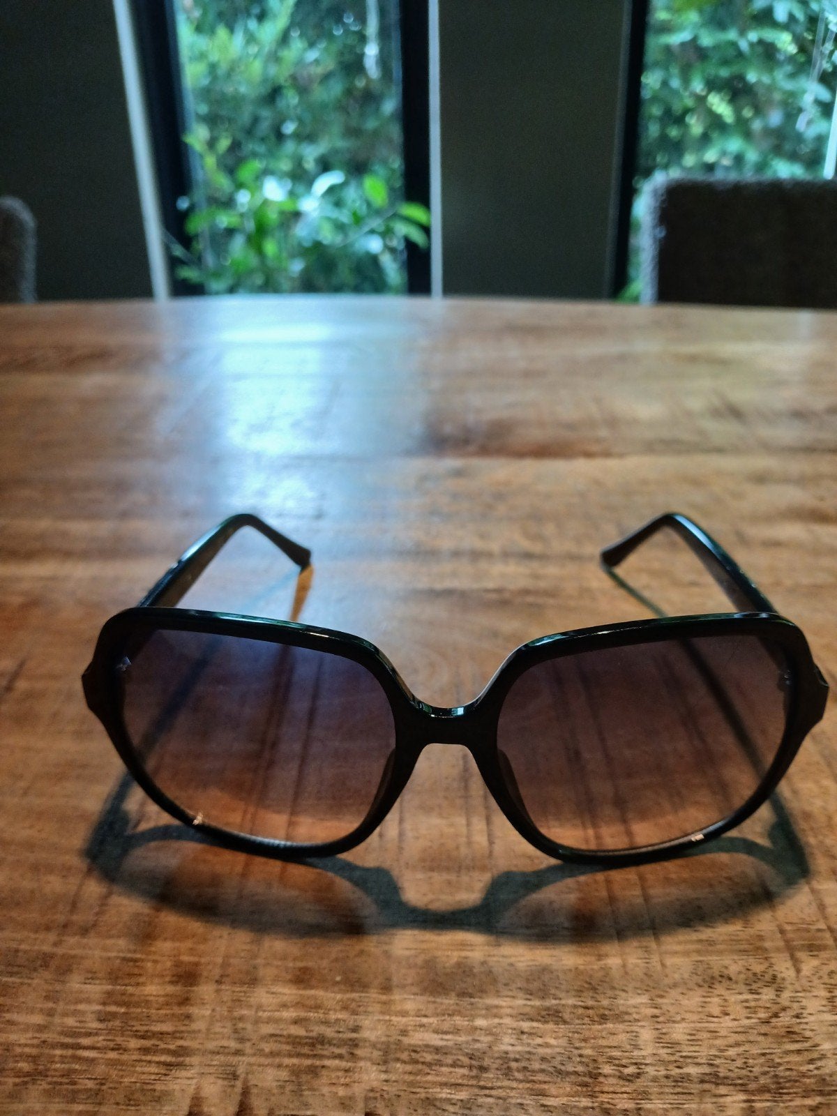 Nieuwe Guess zonnebril ., Ophalen of Verzenden, Nieuw, Zwart, Overige merken