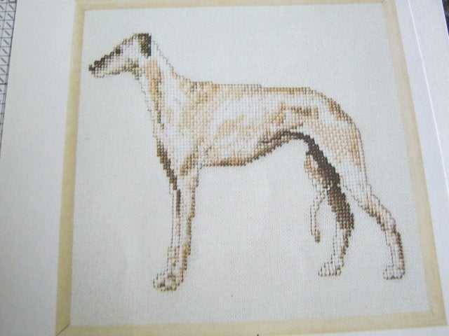 Borduurpatroon  Hond Greyhound   nr 9670 do, Verzenden, Nieuw, Handborduren, Patroon
