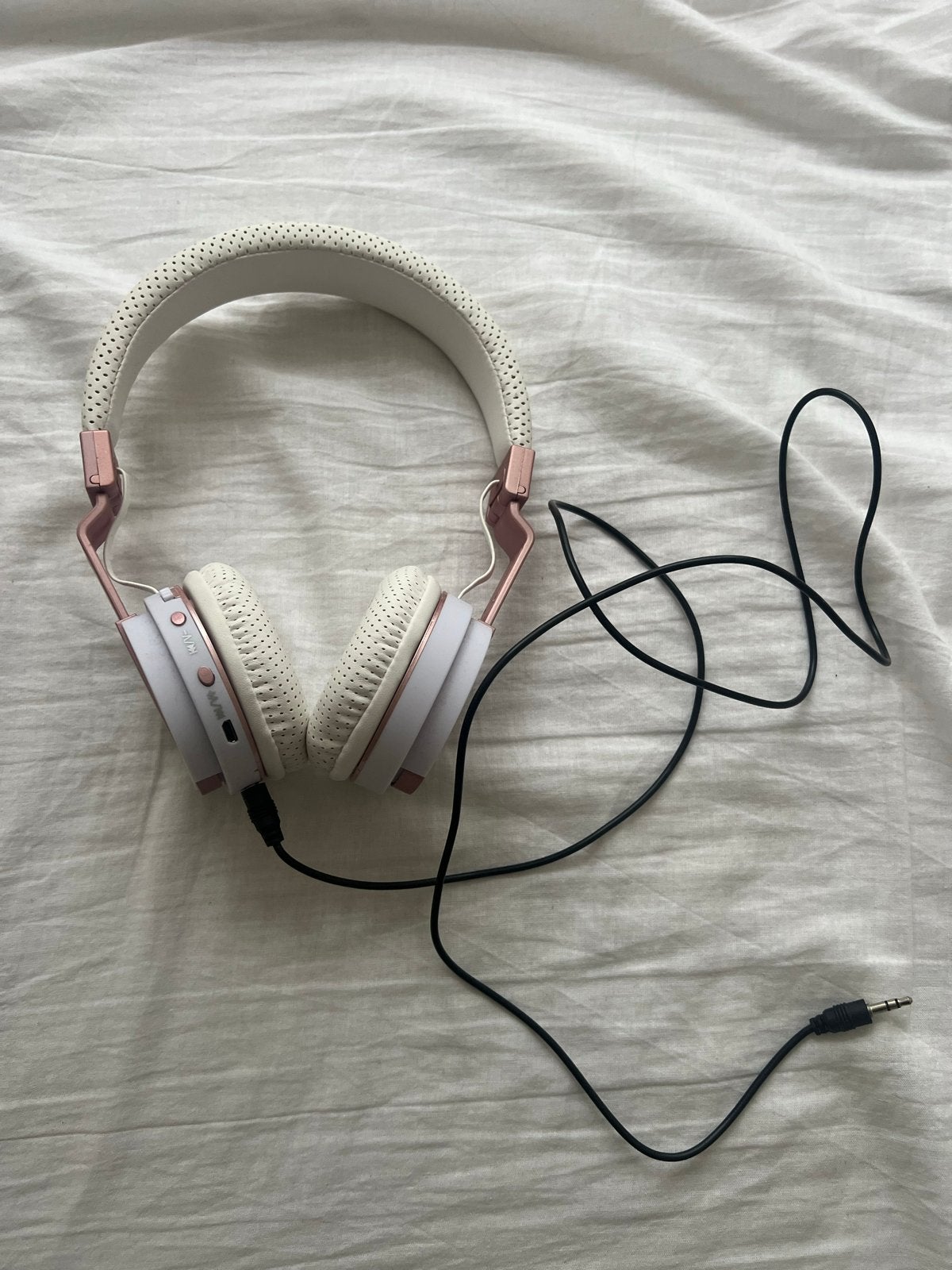 Witte en rosé gouden over-ear koptelefoon, Audio, Tv en Foto, Koptelefoons, Overige merken, Gebruikt, Ophalen of Verzenden, Wit