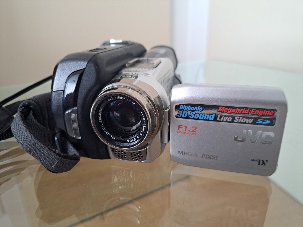 JVC GR-DF570E Digitale Video Camera - Mini DV (Defect), Audio, Tv en Foto, Videocamera's Digitaal, Mini dv, Gebruikt, JVC, 20x of meer