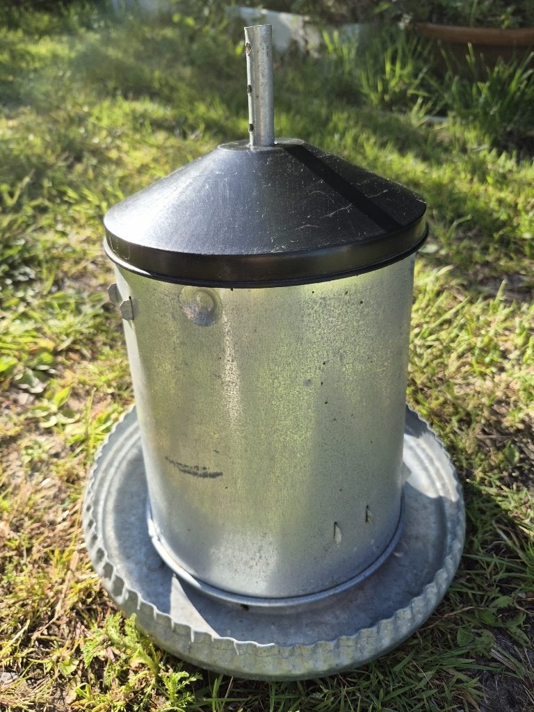 Kippenvoederbak / voerhopper met deksel, Ophalen, Gebruikt, Drinken en Voederen