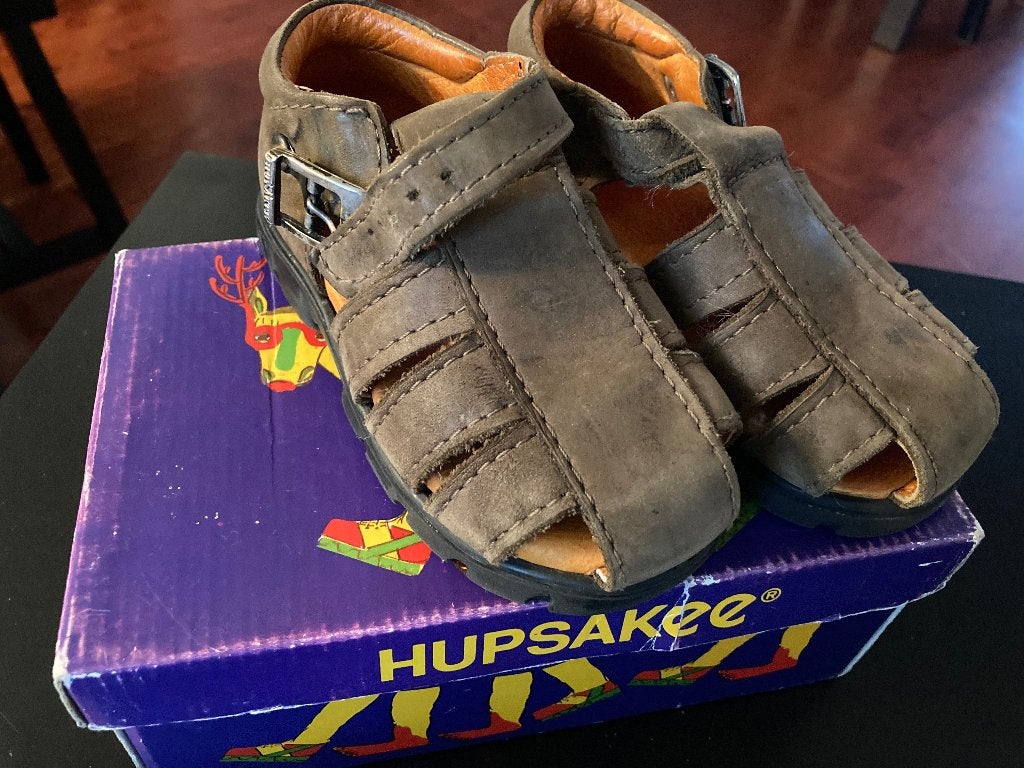 kinder schoenen HUPSAKEE sandalen donker bruin maat 21, Schoenen, Ophalen of Verzenden, Zo goed als nieuw, Jongen