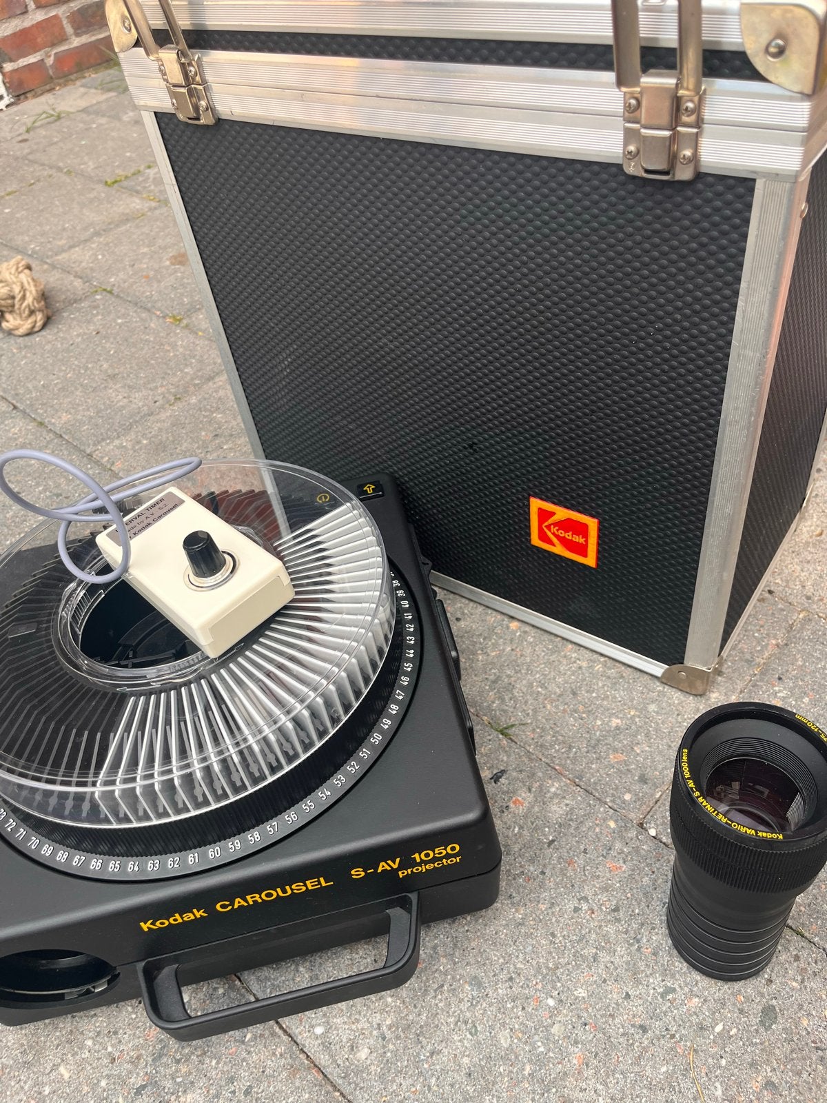 Kodak Carousel S-AV 1050 projector met lens en koffer, Ophalen, Gebruikt